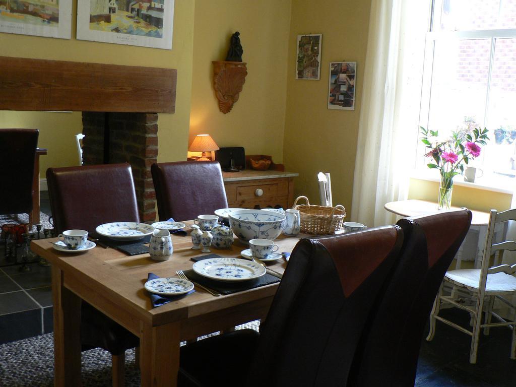 16 Franklin Bijou Boutique Bed and Breakfast Harrogate Exteriör bild