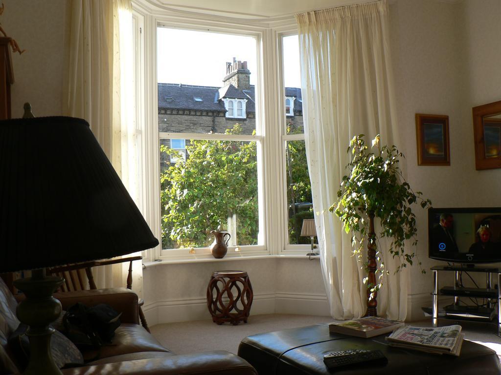 16 Franklin Bijou Boutique Bed and Breakfast Harrogate Exteriör bild